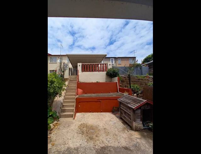 2 BEDROOM TOWNHOUSE FOR SALE IN STANMORE